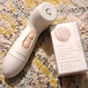Mary Kay Cleansing Brush Set